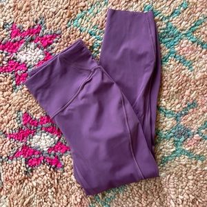 Lululemon 3/4 length purple leggings sz 8